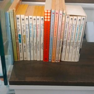 Collection of 20 vintage novels. Early teens.
